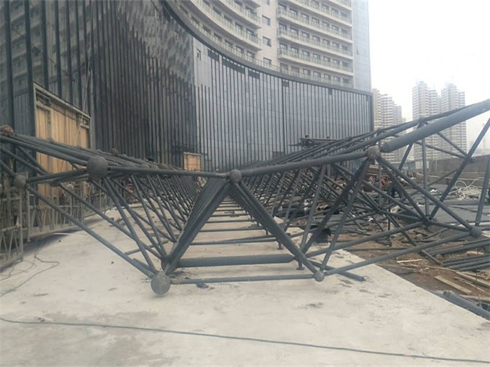 赤壁万豪酒店雨棚网架